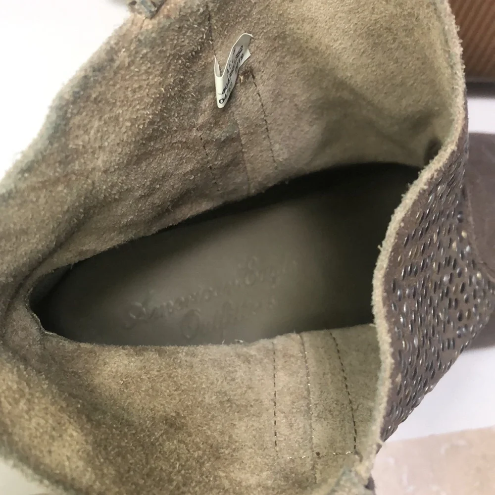 American Eagle Outfitters Tan Slouchy Studded Suede Stacked Heel Ankle Booties 9